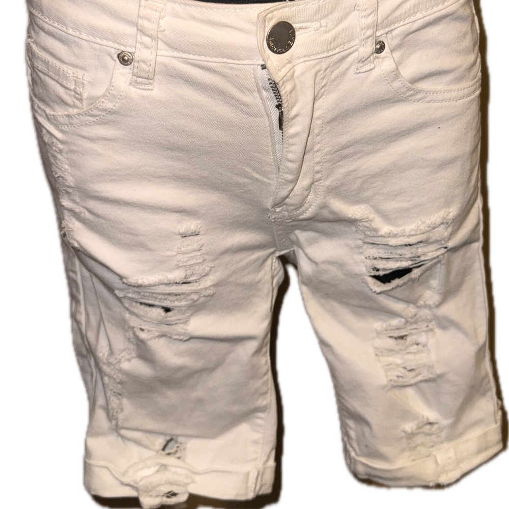 Women’s white distressed Bermuda shorts